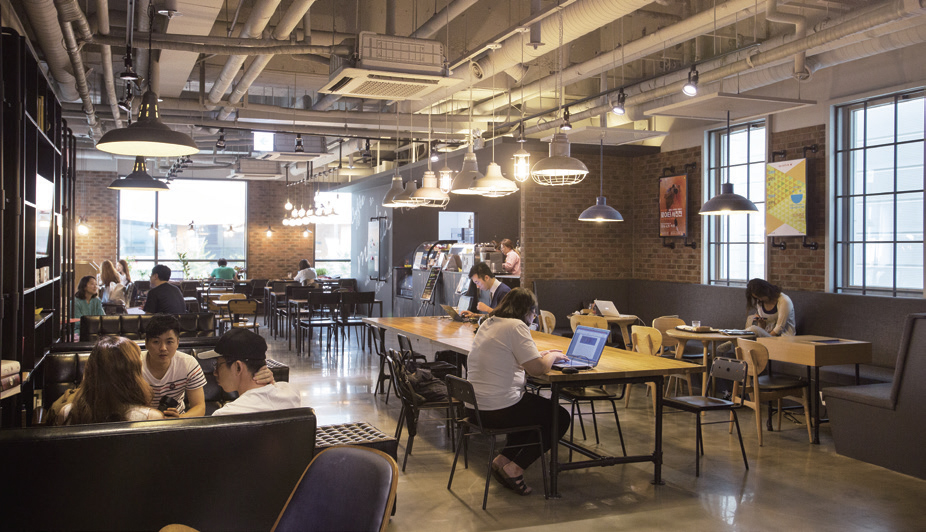 취업 상담부터 이력서 쓰기까지 취업 준비를 도와드려요